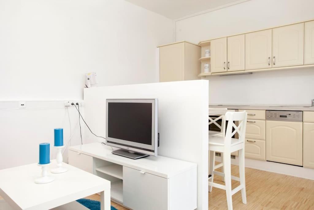 Exclusive 2-Room Souterrain Apartment Nuremberg Bagian luar foto