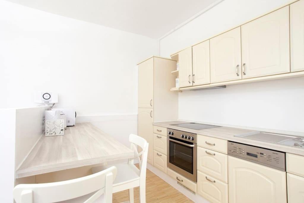 Exclusive 2-Room Souterrain Apartment Nuremberg Bagian luar foto